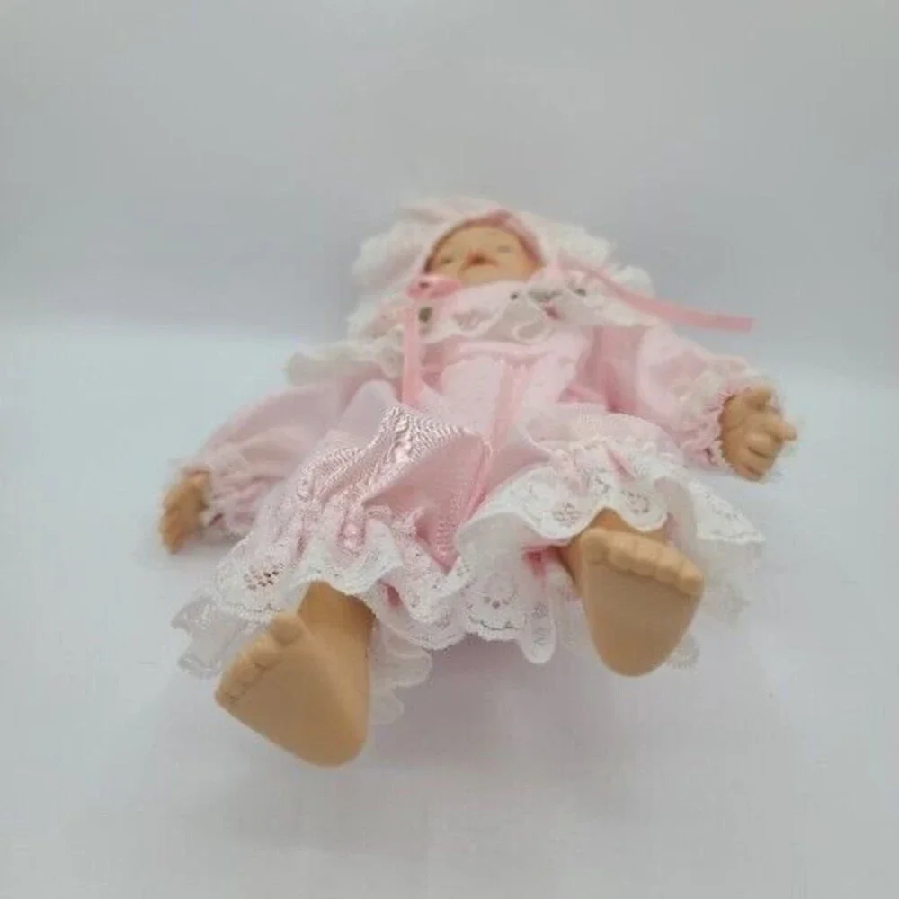 Unbranded porcelain doll